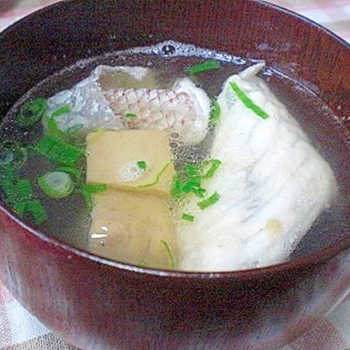 「胡麻豆腐入り鯛のアラのお吸い物」　　　　♪♪